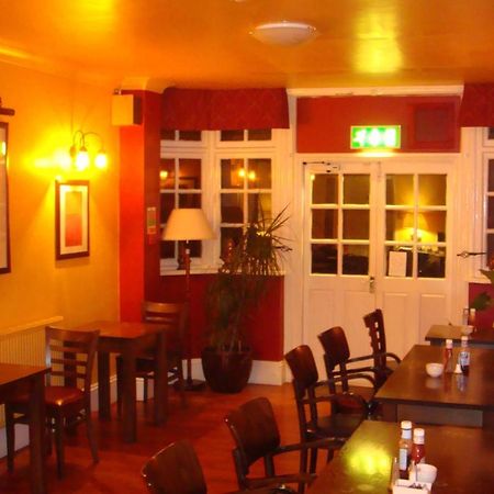 The Royal Standard Guest House Virginia Water Esterno foto